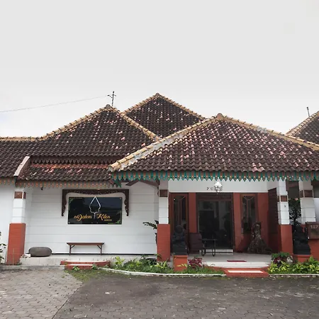 RedDoorz near Brawijaya University-3